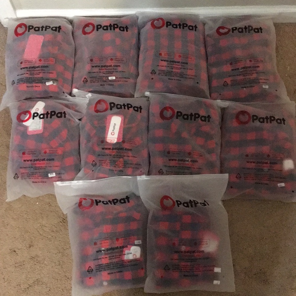 SET OF 10. Matching Christmas flannel pajamas!